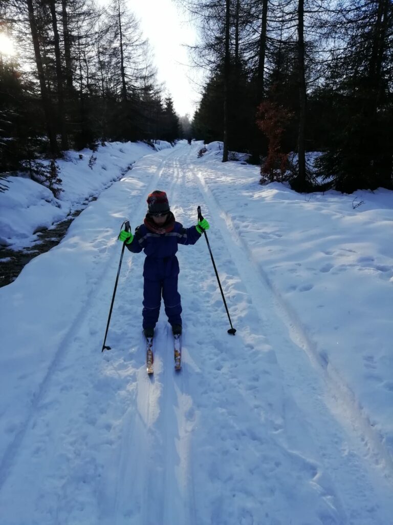 Výuka dětí na běžkách. Běžky zdarma Chaloupka Sněžnik