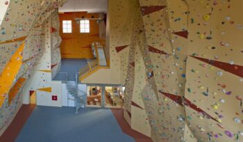 Hudy stěna Ústí nad Labem horostěna horolezecká stěna indoor stěna boulder lezecká arena